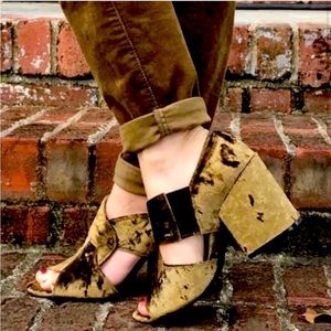 Cabi Interlock Green Velvet Block Heel Size 8.5